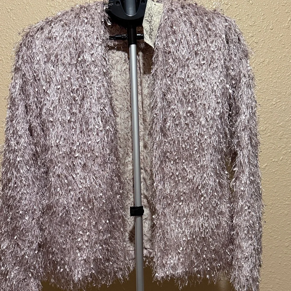 Shaggy eyelash yarn open front lavendar cardigan by Mystree Women’s Medium nwt - Picture 3 of 10